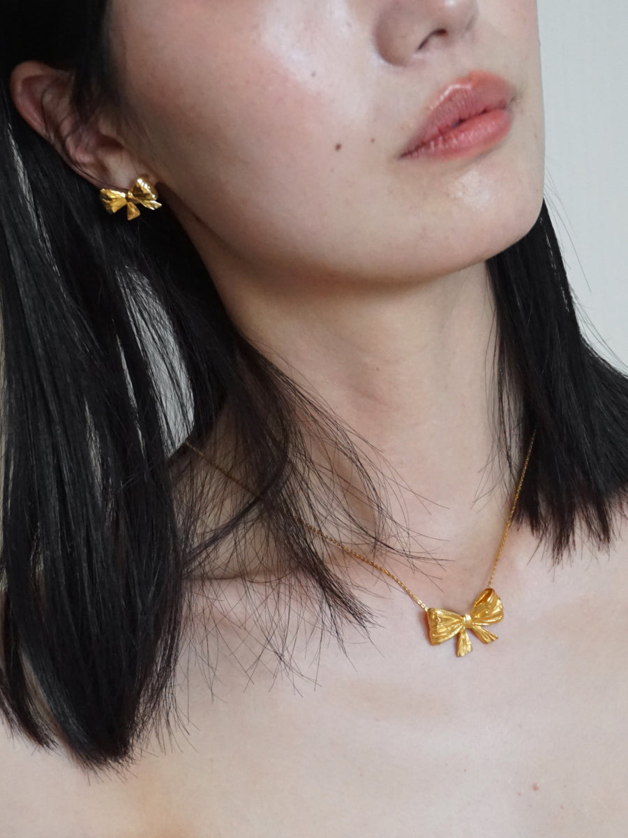 miritweinstockミリットウェインストック　サッドハウス Petite Folded Hearts Studs – Mirit Weinstock