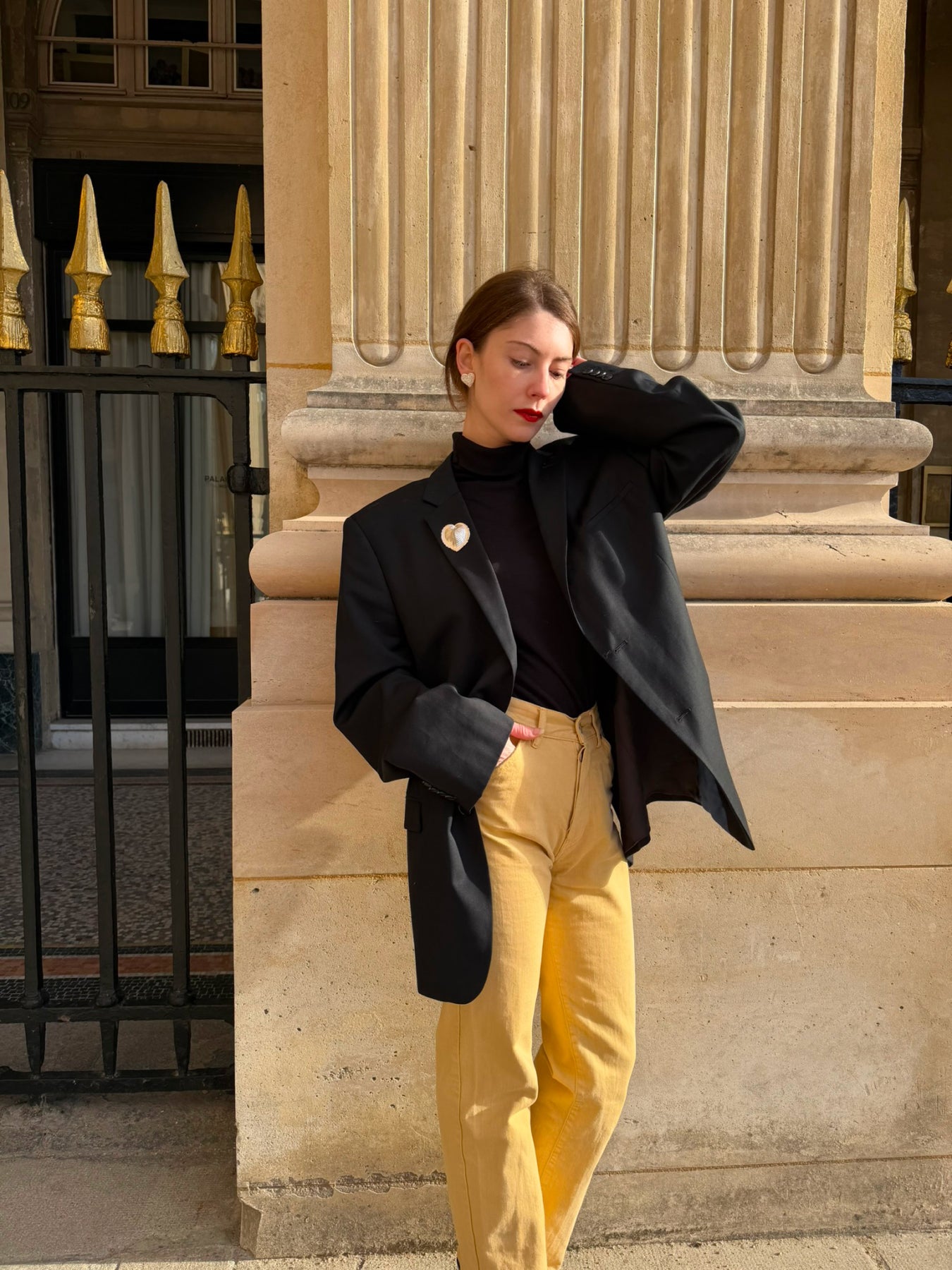 Statement Shell Heartbeat Brooch