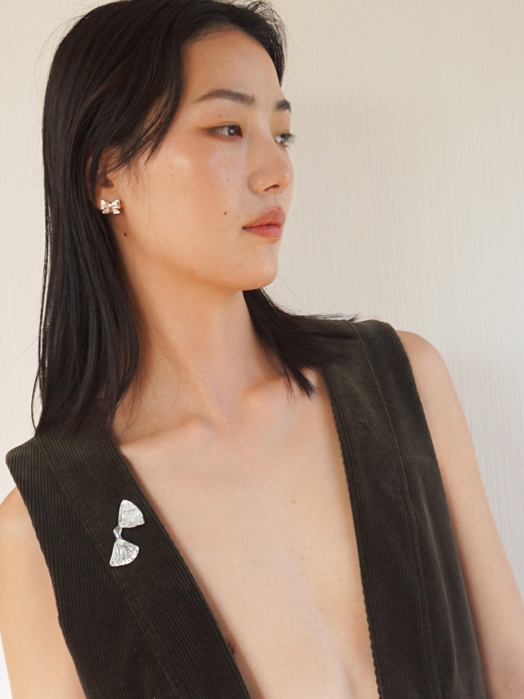 Statement Bow Brooch – Mirit Weinstock