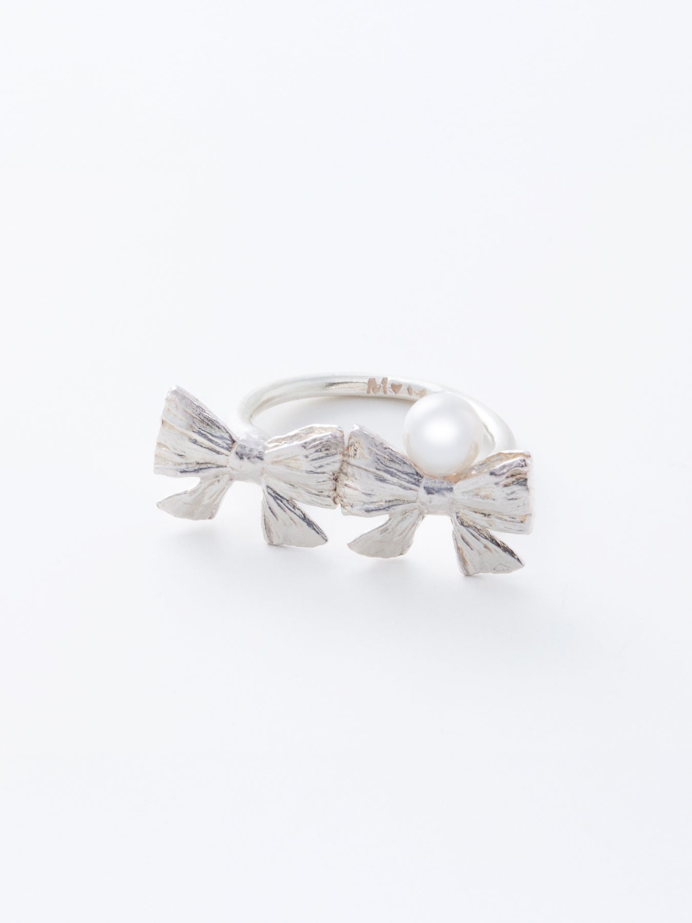 Double Bows & Pearl Ring