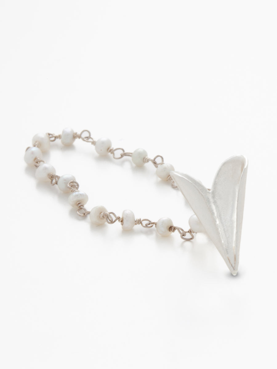 Petite folded heart & Pearls Chain Ear Cuff