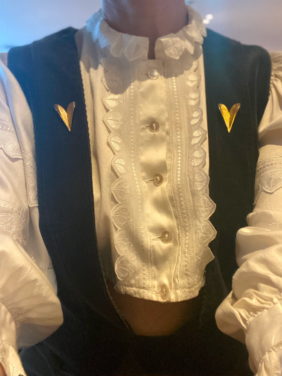 Folded Heart Brooch – Mirit Weinstock