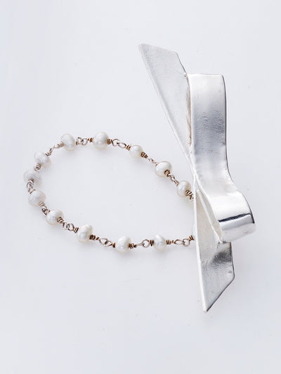 Bow & Pearls Chain Ear Cuff