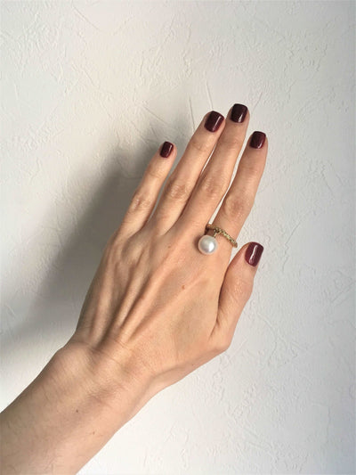 Swinging Pearl Sparkling Ring